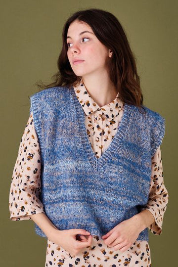 Deep-neck vest in Rigmor and Angel
